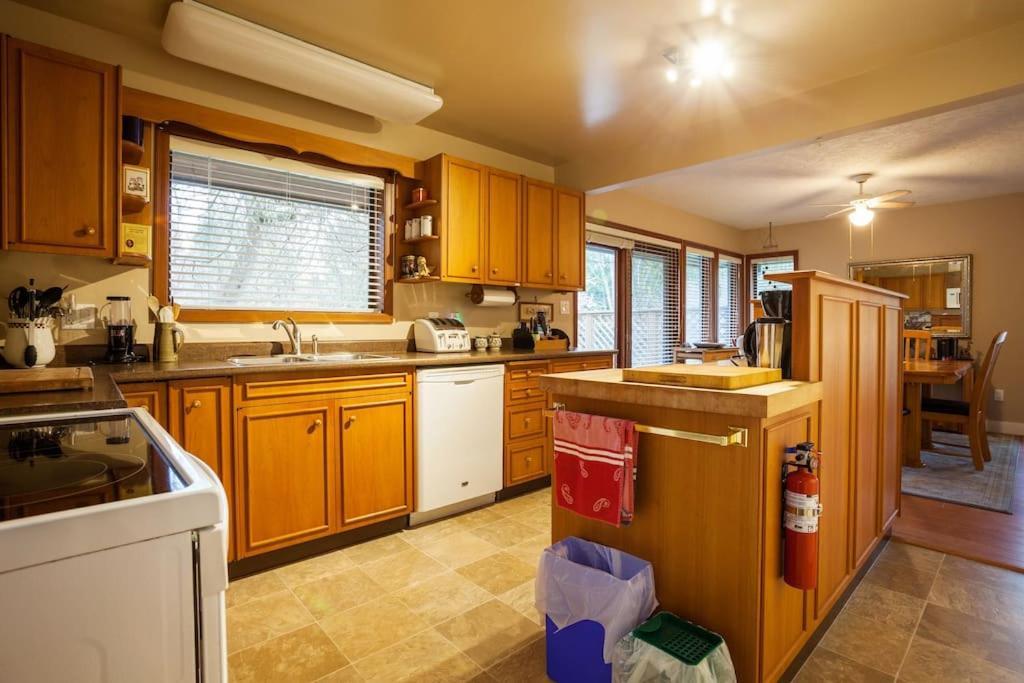 הוילה North Saanich Coles Bay Vacation Retreat מראה חיצוני תמונה